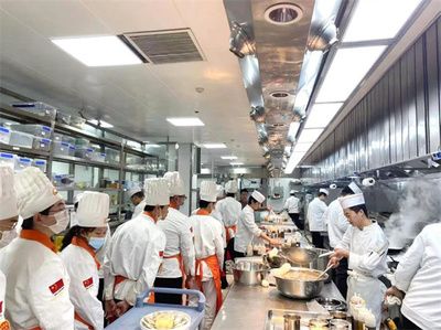 江西新東方走進(jìn)紅谷宴 探索餐飲管理服務(wù)的創(chuàng)新實(shí)踐